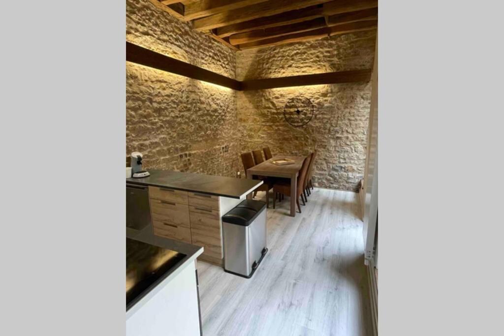 « Au 33 » Apartment Charleville-Mezieres Bagian luar foto